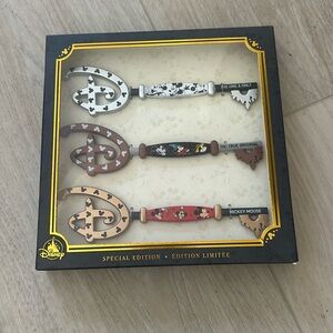 Disneyland special Edition Keys